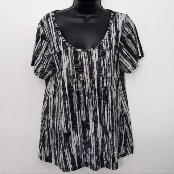 Lularoe black and white top - Picture 1 of 3